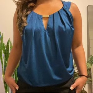 Classy Silky Blouse. Lightly worn. Great for work attire! 
✨